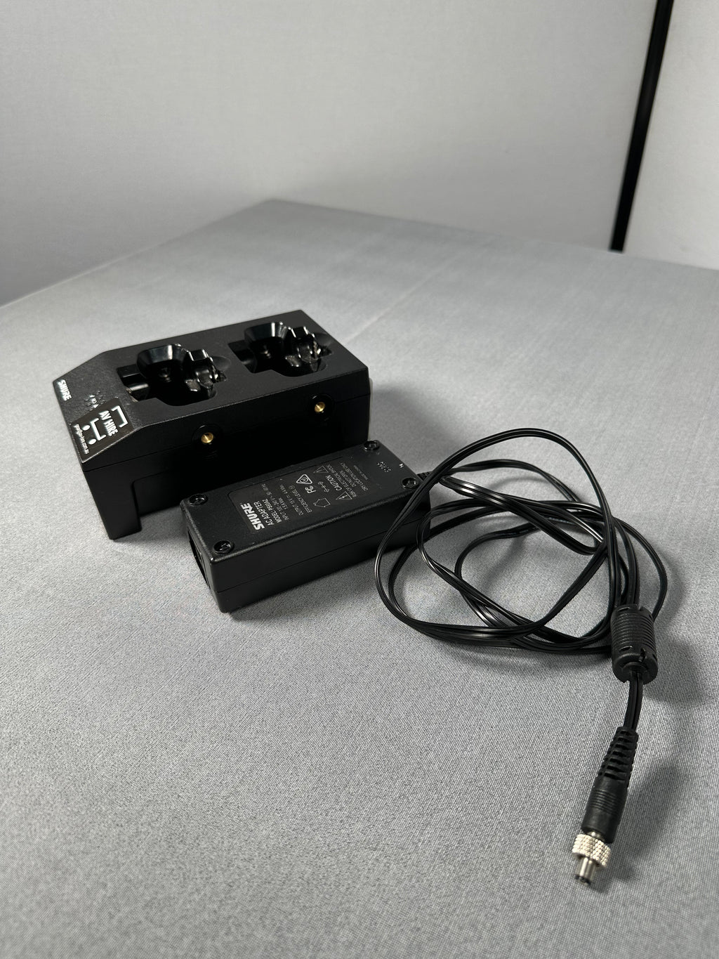 Shure SBC200 Dual Slot Radio Mic  / Battery Charger with PS60 Power Supply