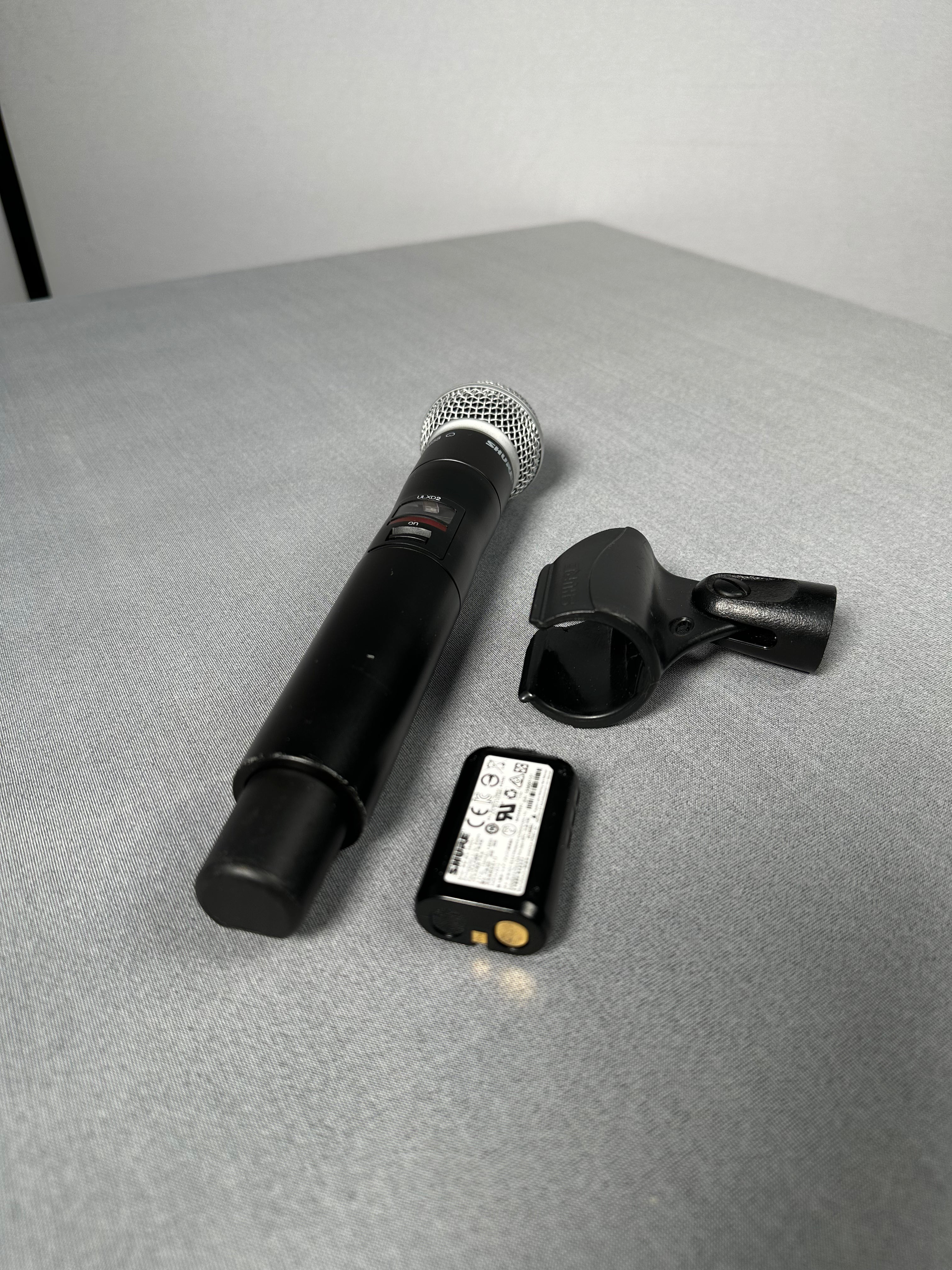 Shure ULXD L51 SM58 Radio Handheld Microphone Transmitter with Rechargeable Battery
