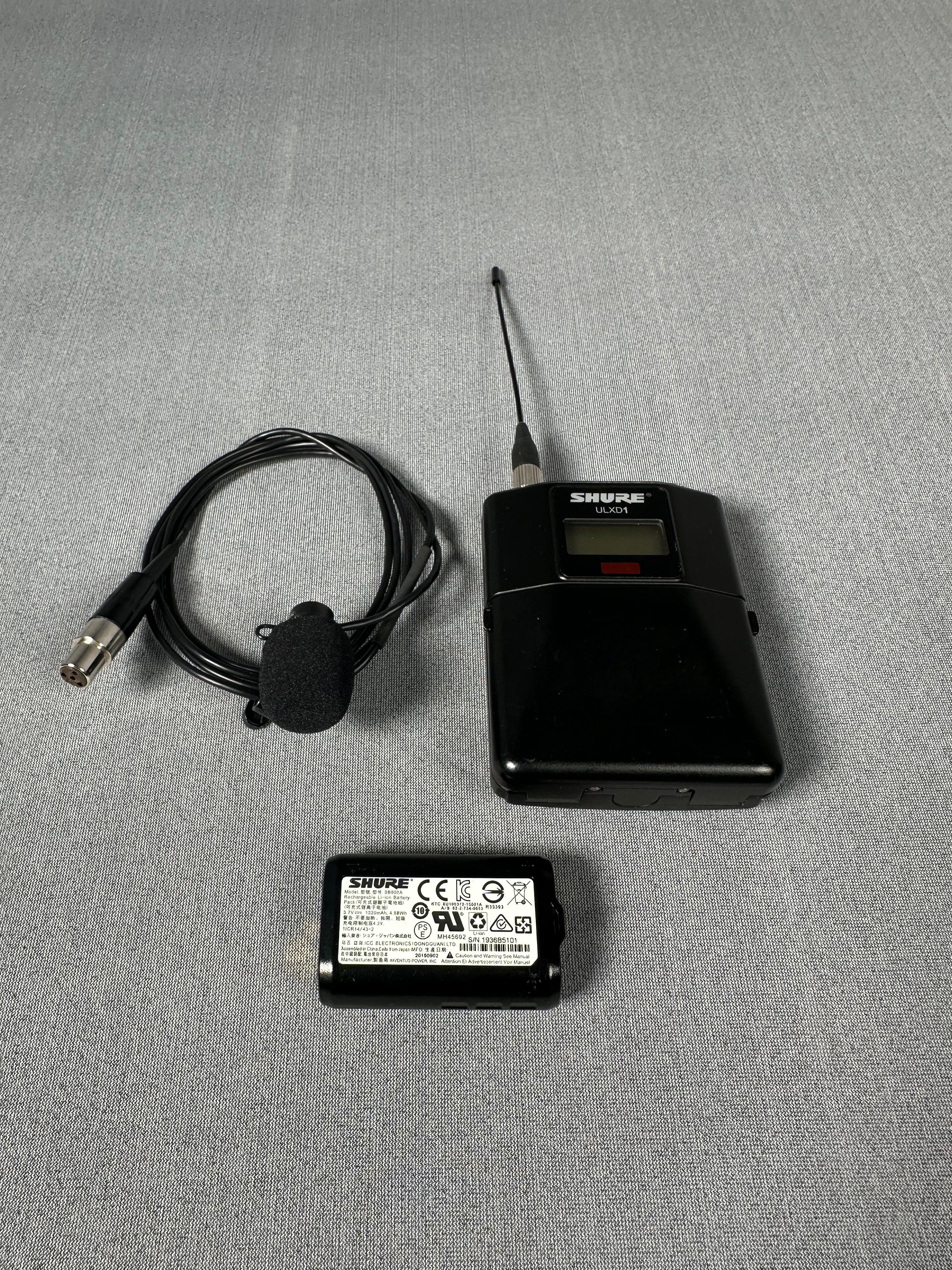 Shure ULXD L51 Digital Body Pack Transmitter with WL185 Lapel Microphone / Rechargeable Battery