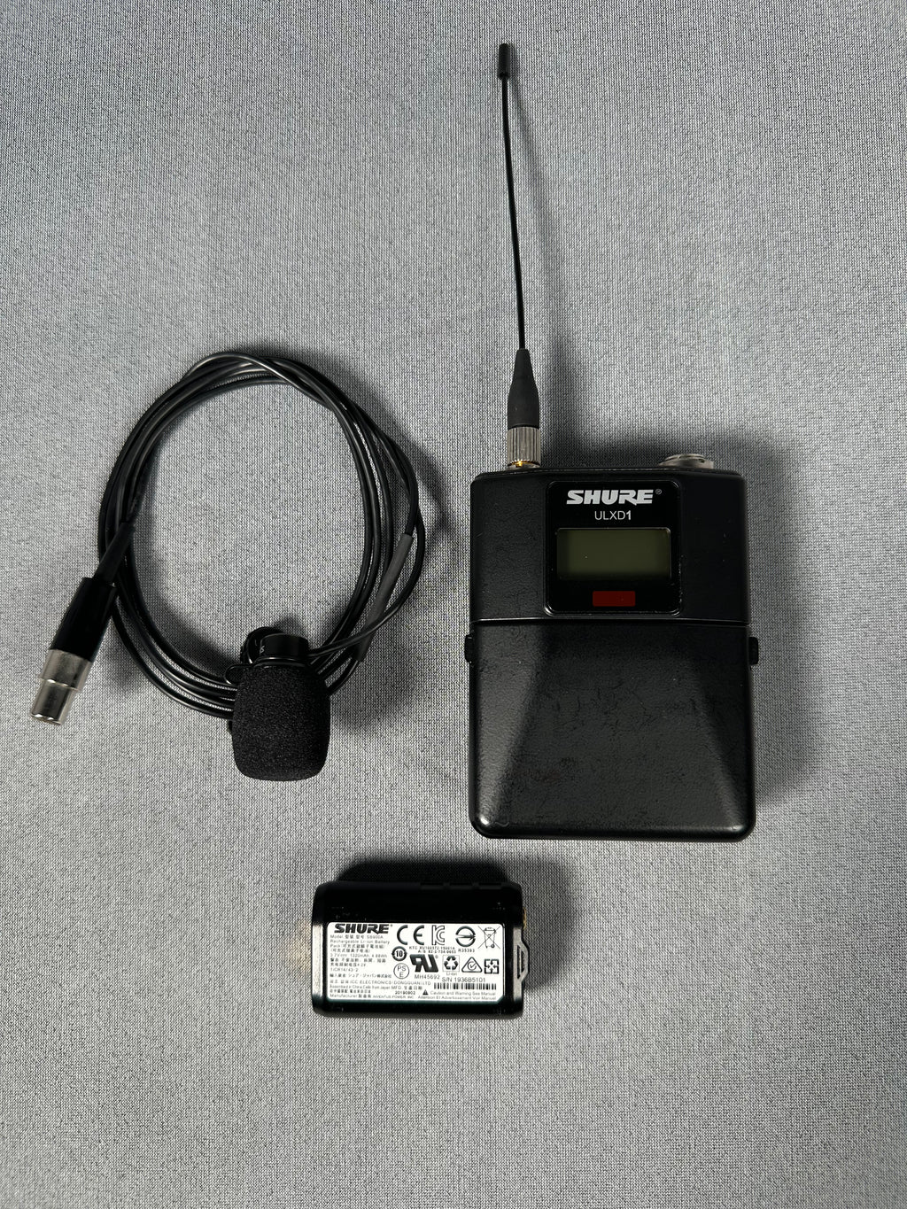 Shure ULXD L51 Digital Body Pack Transmitter with WL185 Lapel Microphone / Rechargeable Battery