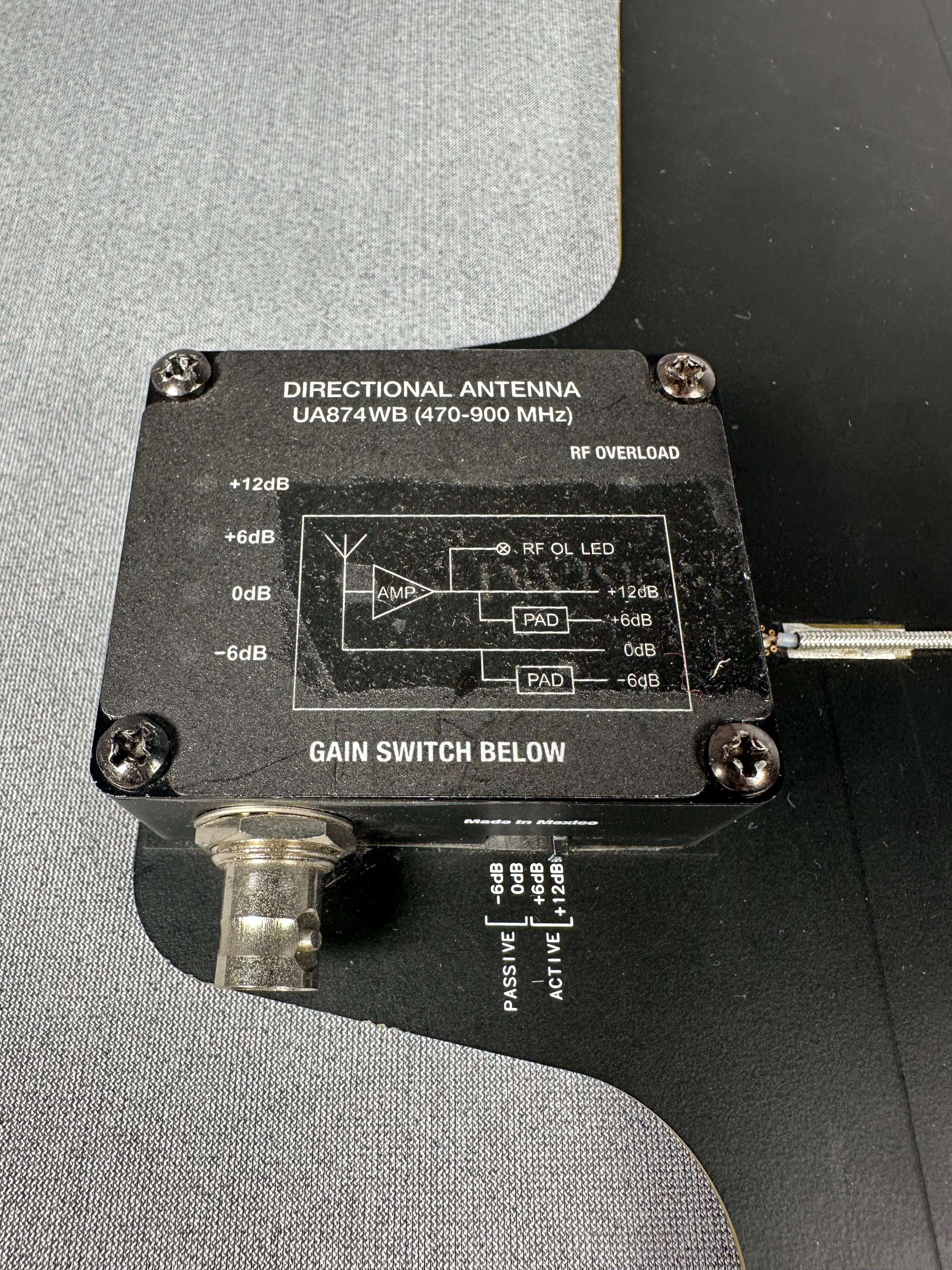 Shure UA874WB Active Directional Antenna