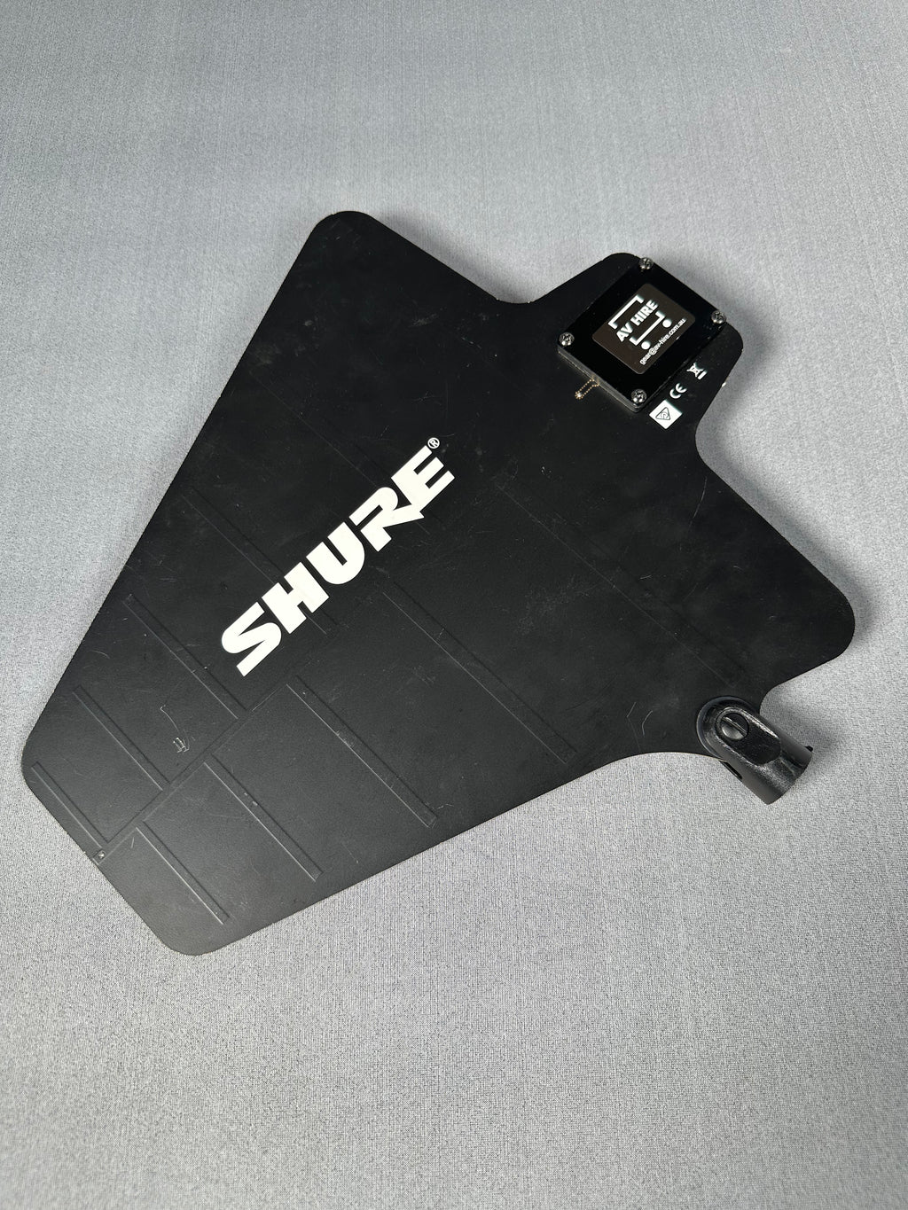 Shure UA874WB Active Directional Antenna