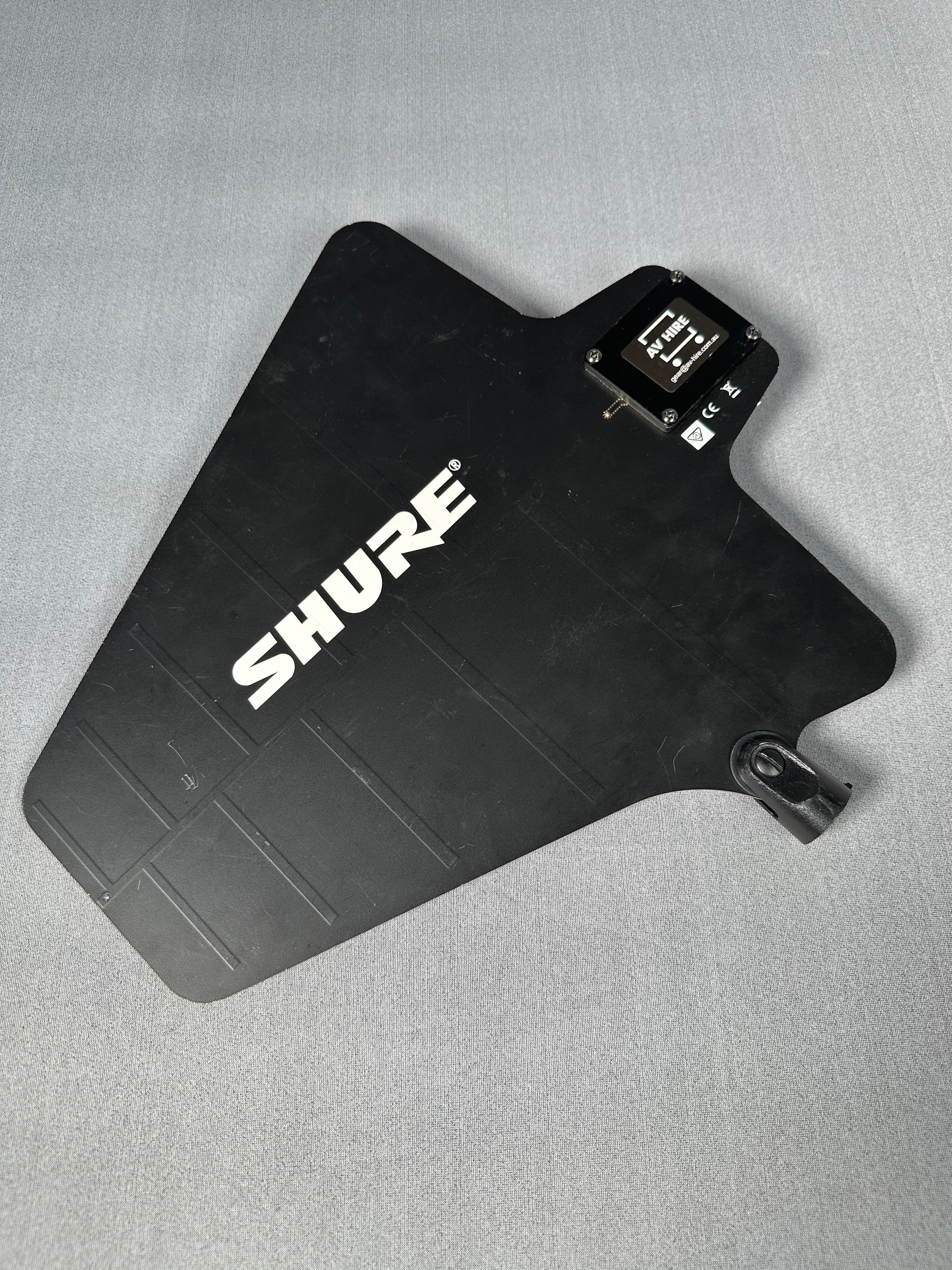 Shure UA874WB Active Directional Antenna