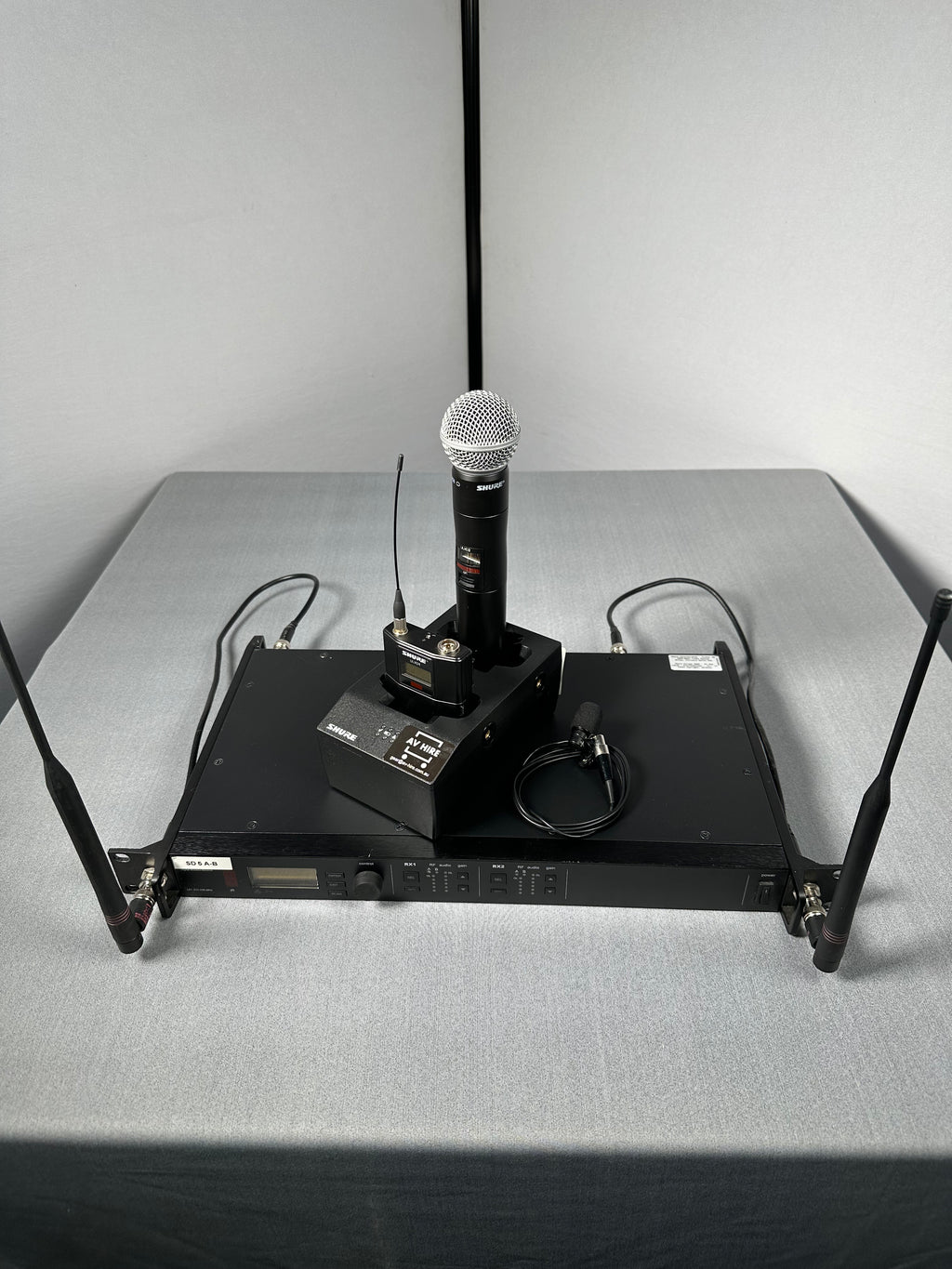 ULXD Radio Mic Hand, Lapel and Charger Kit