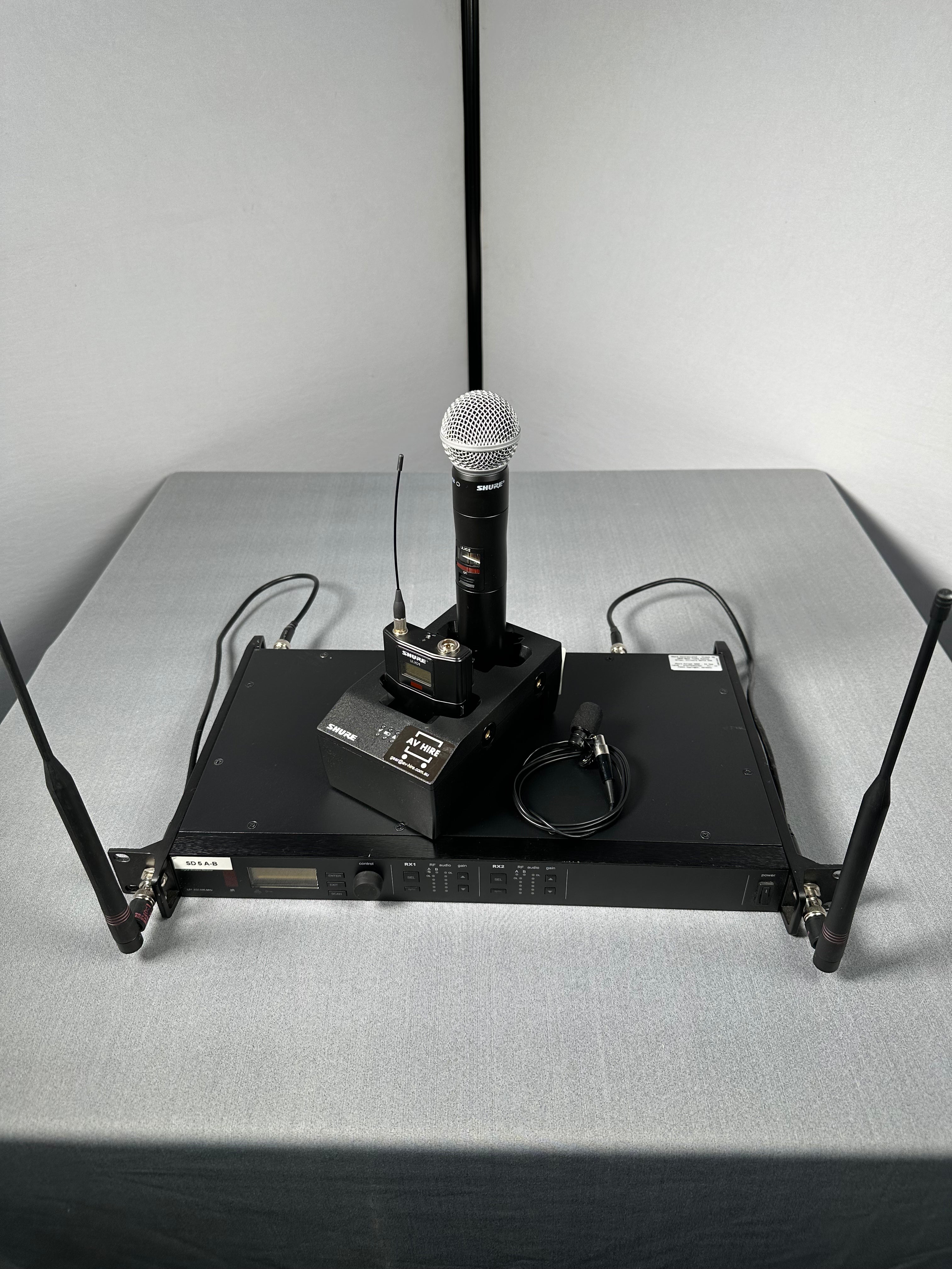 ULXD Radio Mic Hand, Lapel and Charger Kit