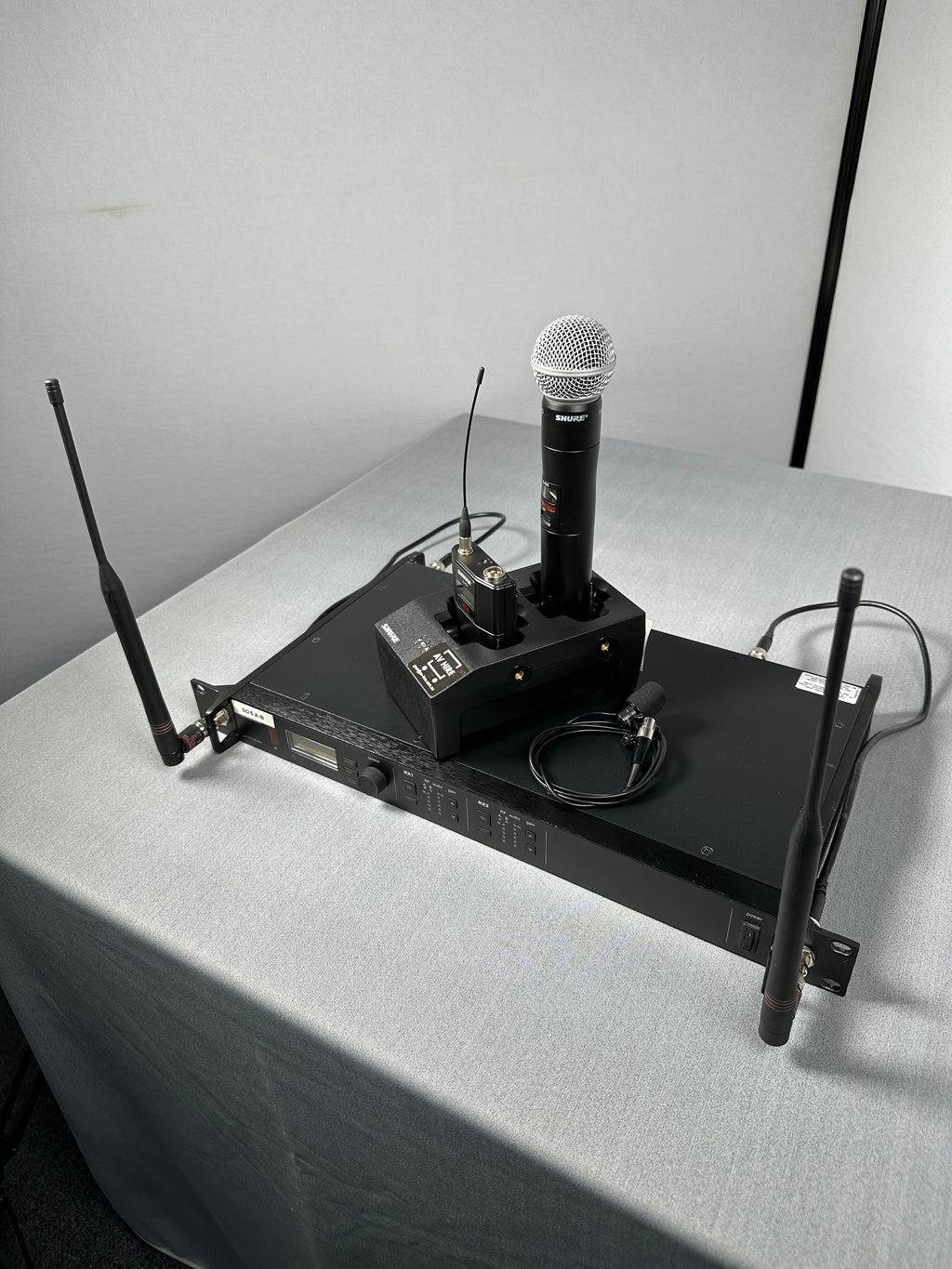 ULXD Radio Mic Hand, Lapel and Charger Kit