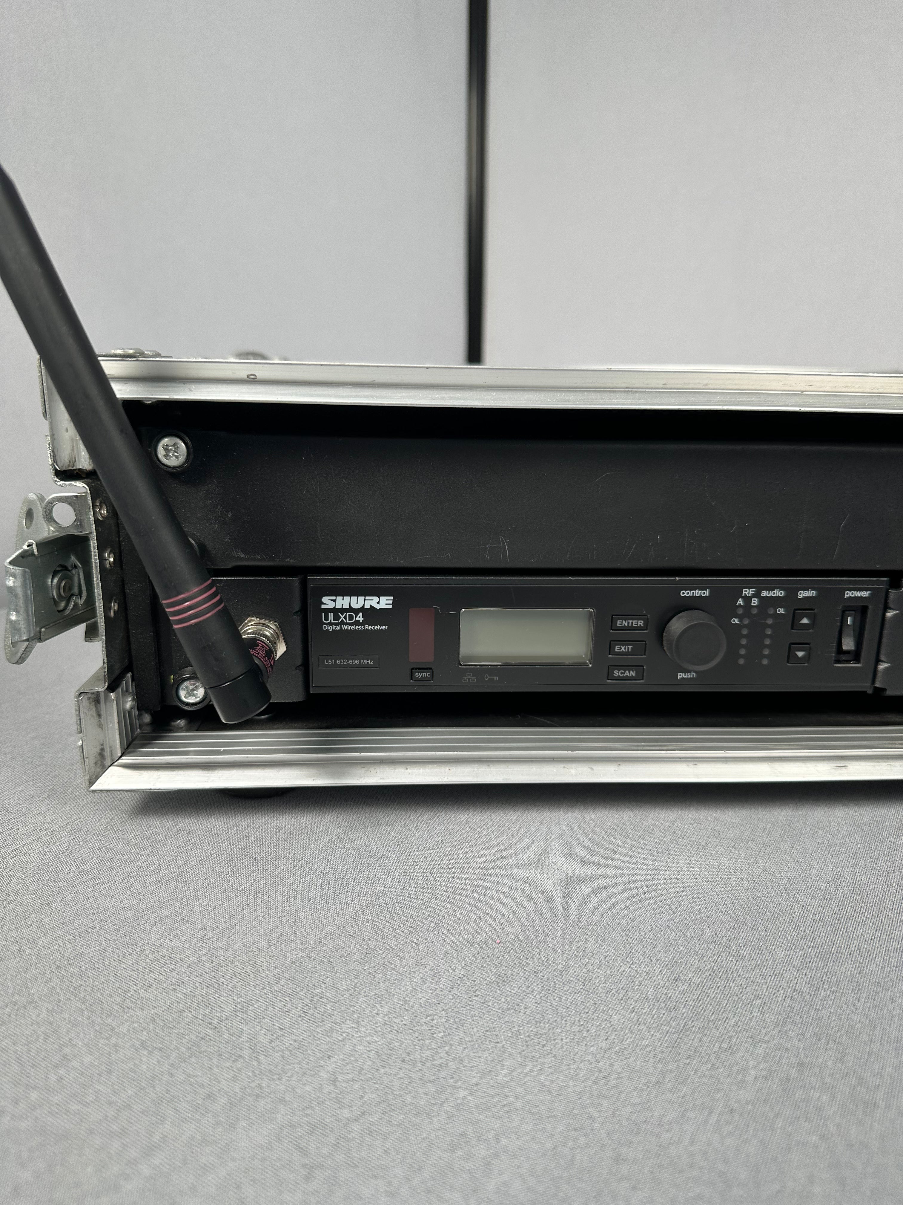 Shure ULXD4D Single Channel Wireless Digital L51 Radio Mic Receiver in 2RU Rack Case