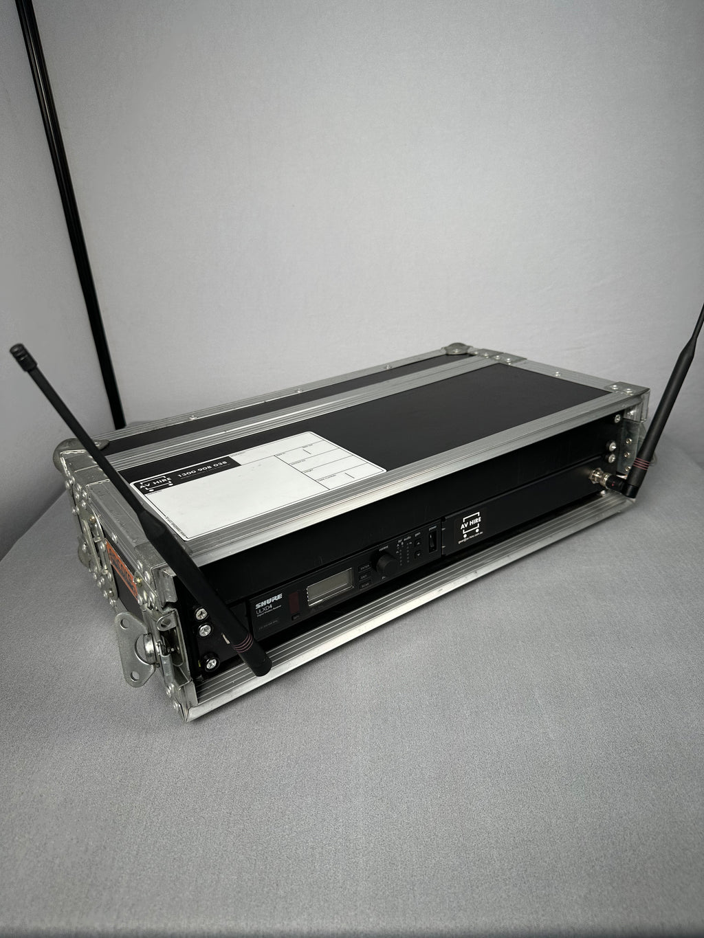 Shure ULXD4D Single Channel Wireless Digital L51 Radio Mic Receiver in 2RU Rack Case