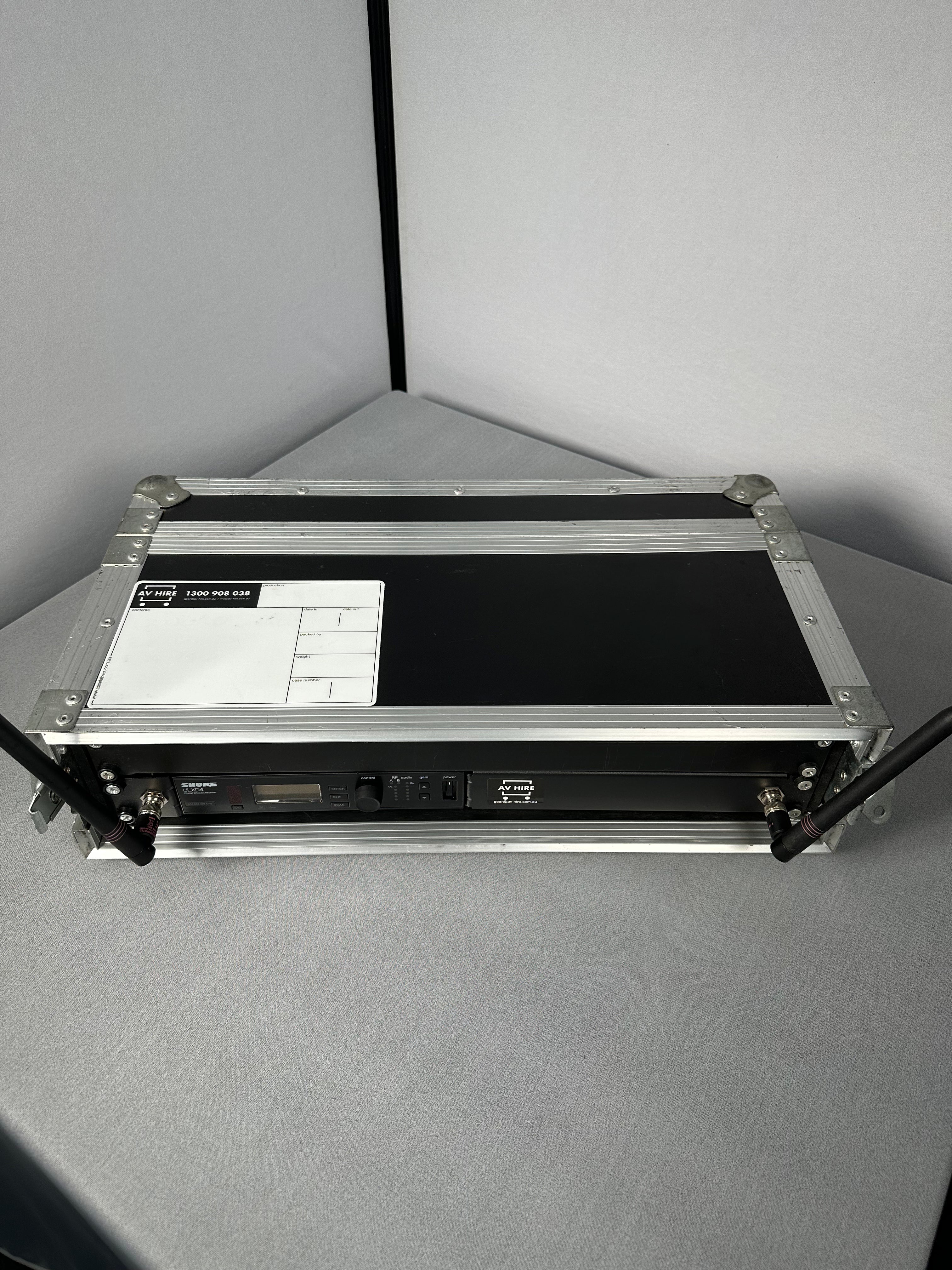 Shure ULXD4D Single Channel Wireless Digital L51 Radio Mic Receiver in 2RU Rack Case