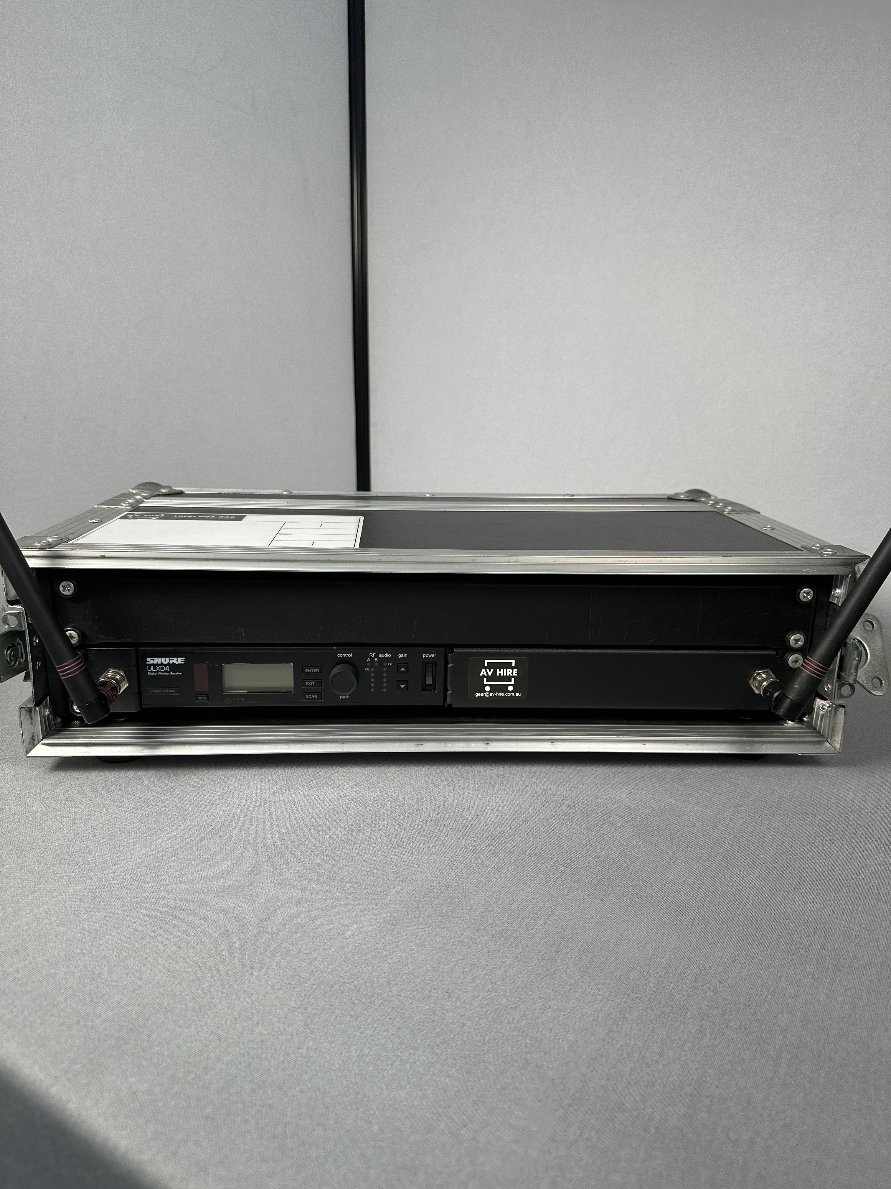 Shure ULXD4D Single Channel Wireless Digital L51 Radio Mic Receiver in 2RU Rack Case