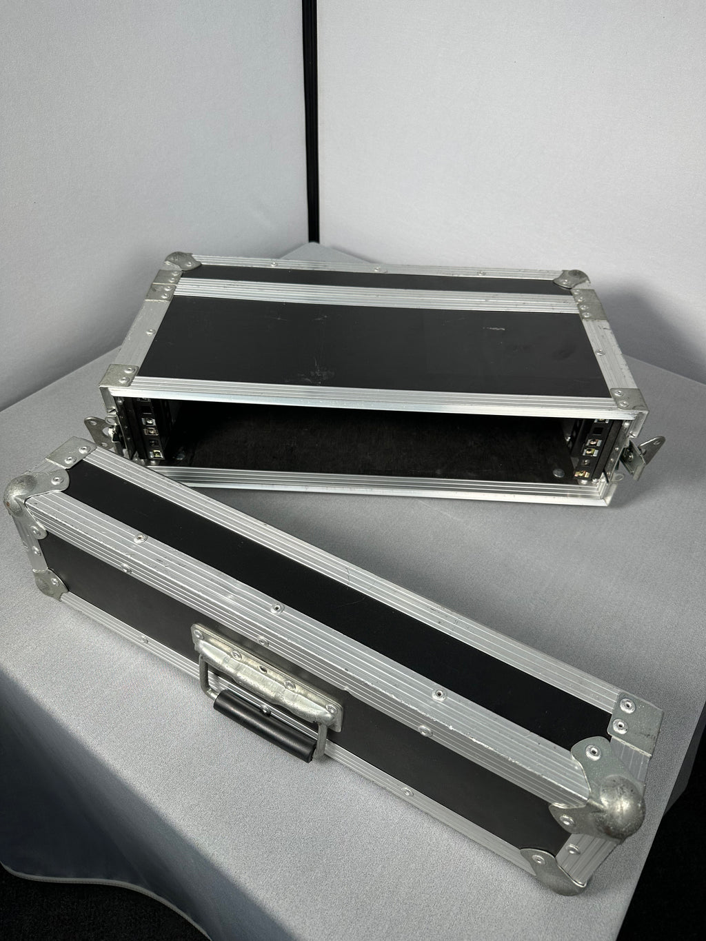 DQ 2RU Radio Mic Sleeve Road Case