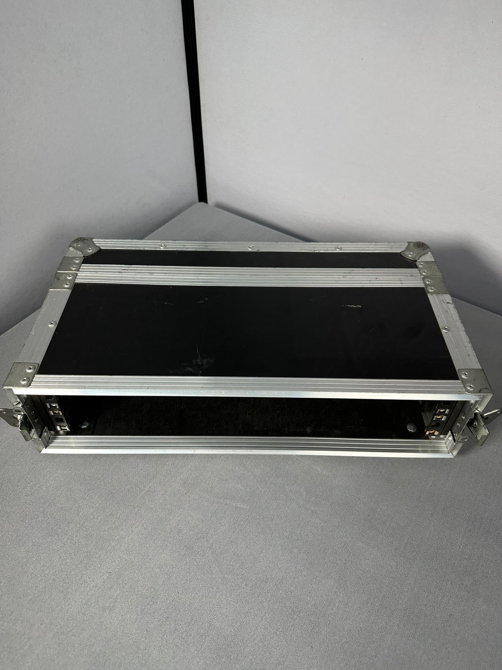 DQ 2RU Radio Mic Sleeve Road Case