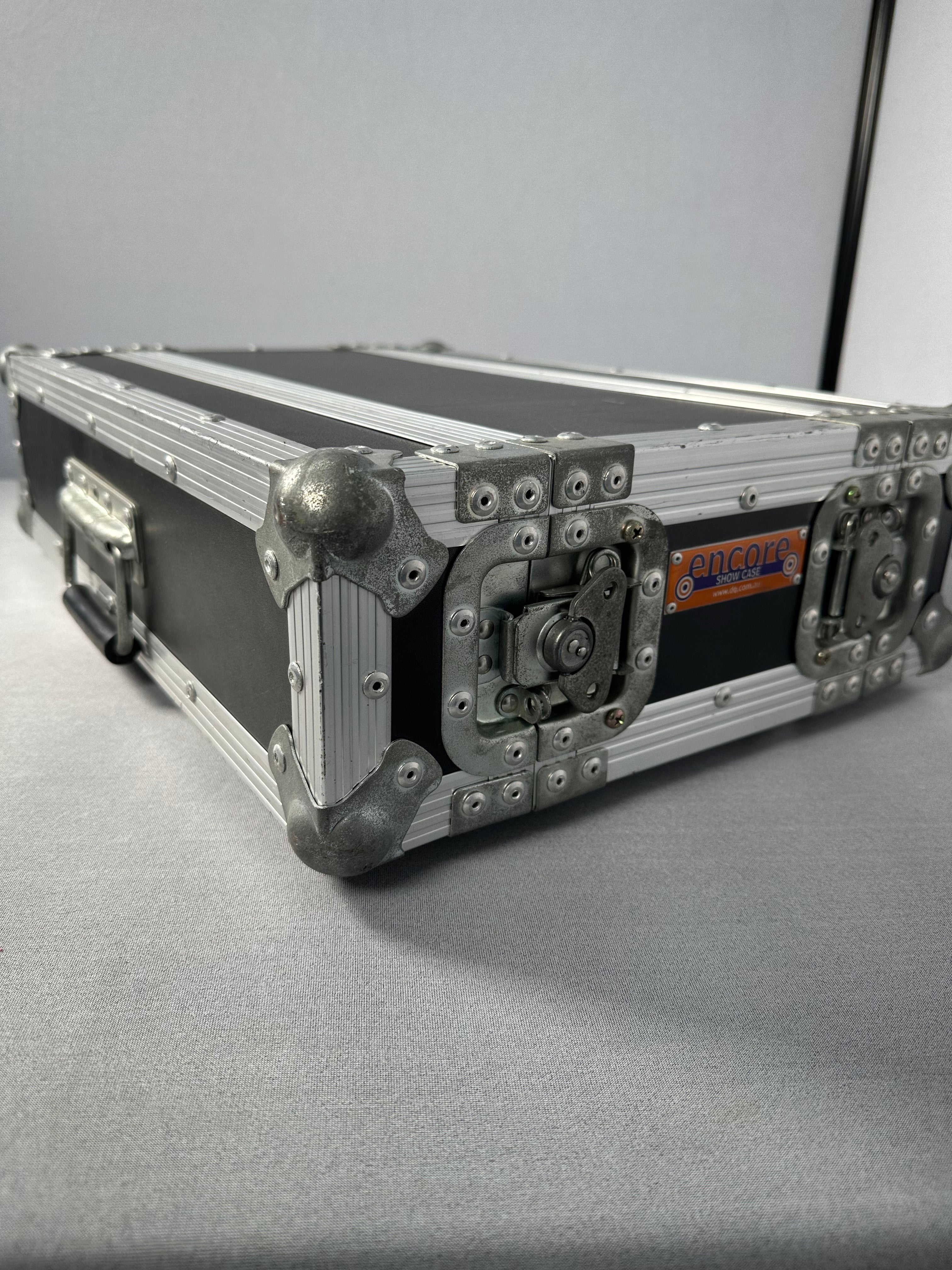 DQ 2RU Radio Mic Sleeve Road Case