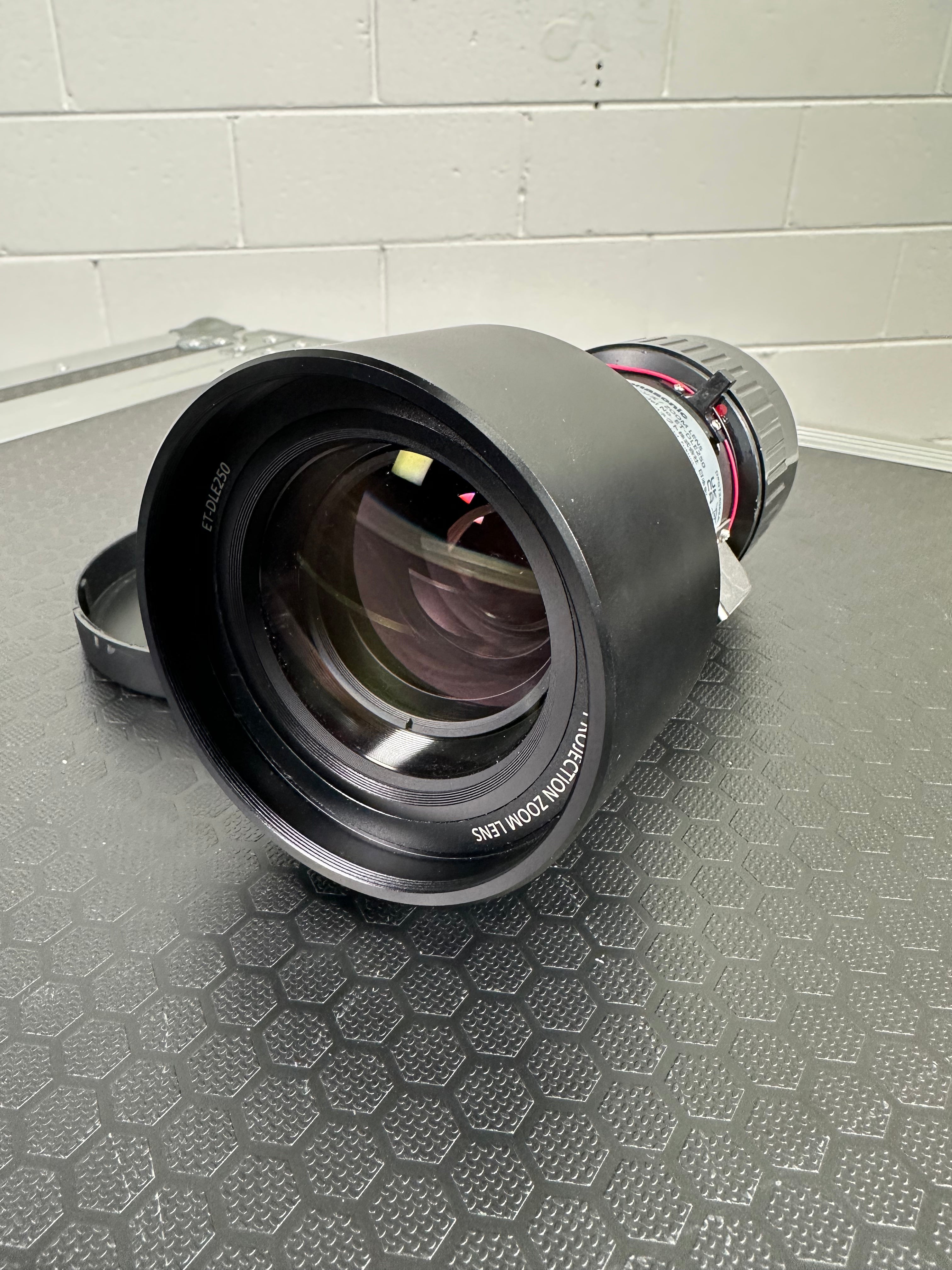 Panasonic ET-DLE250 Medium throw zoon lens