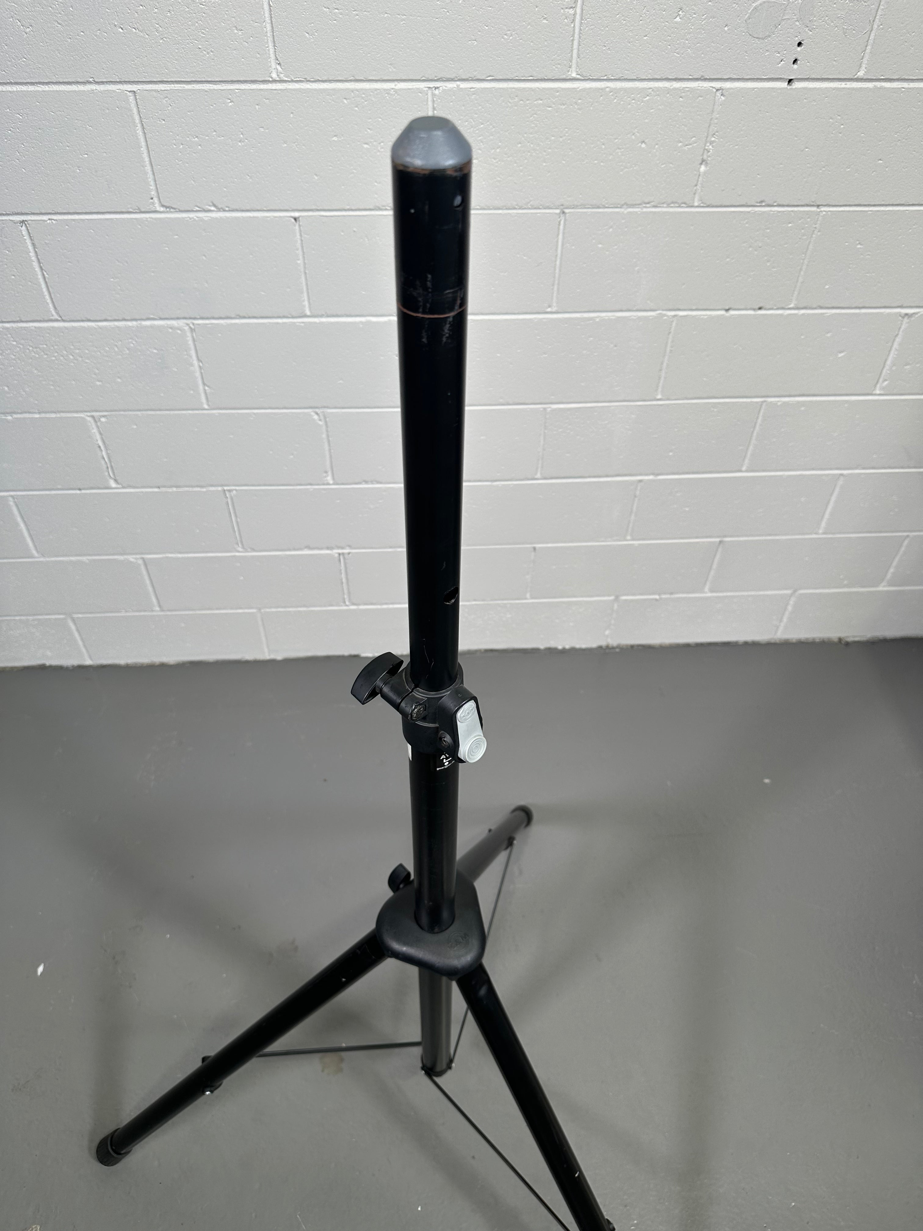 K&M Alloy 21436 Speaker stand