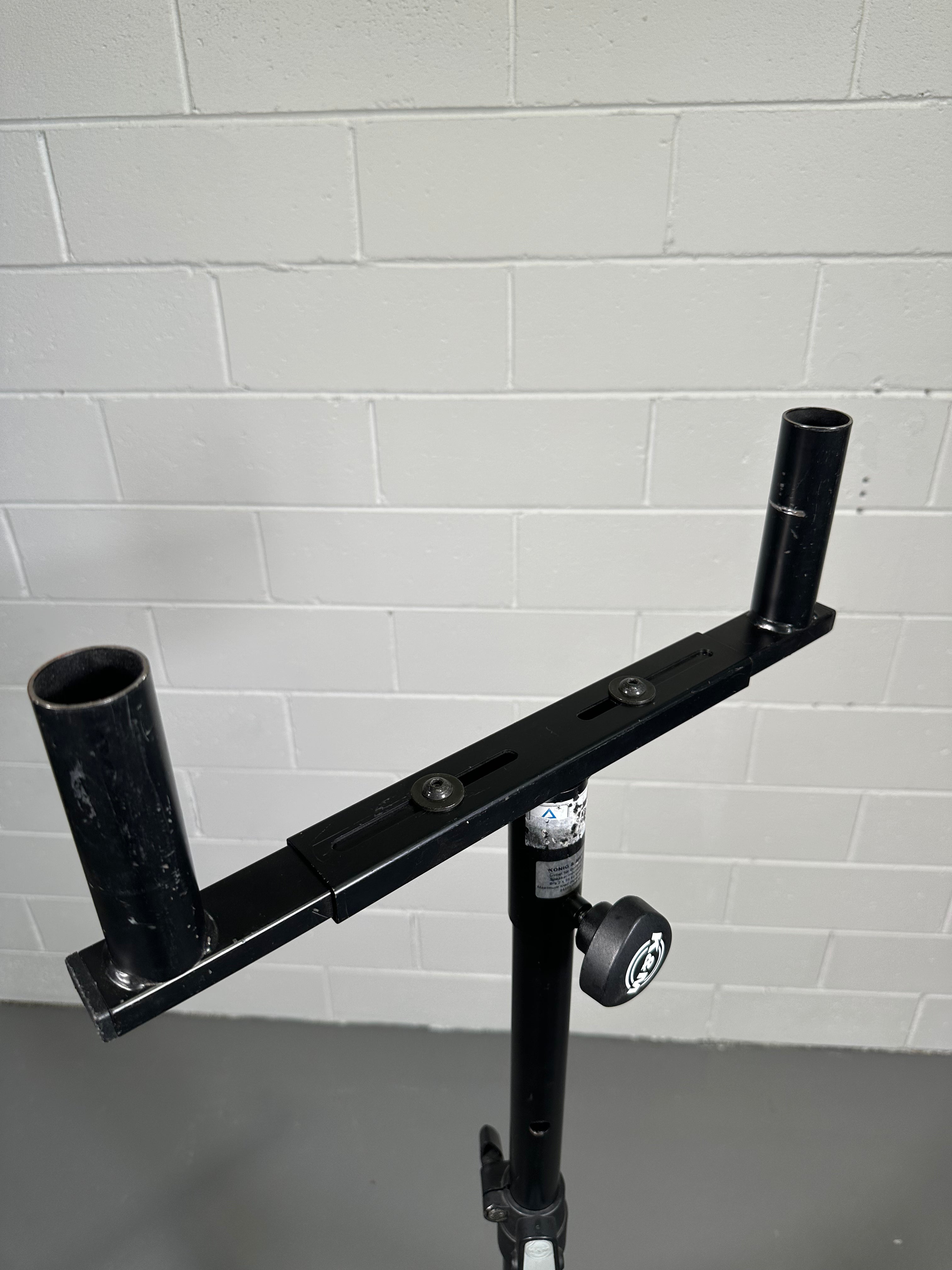 K&M Speaker Mounting Folks