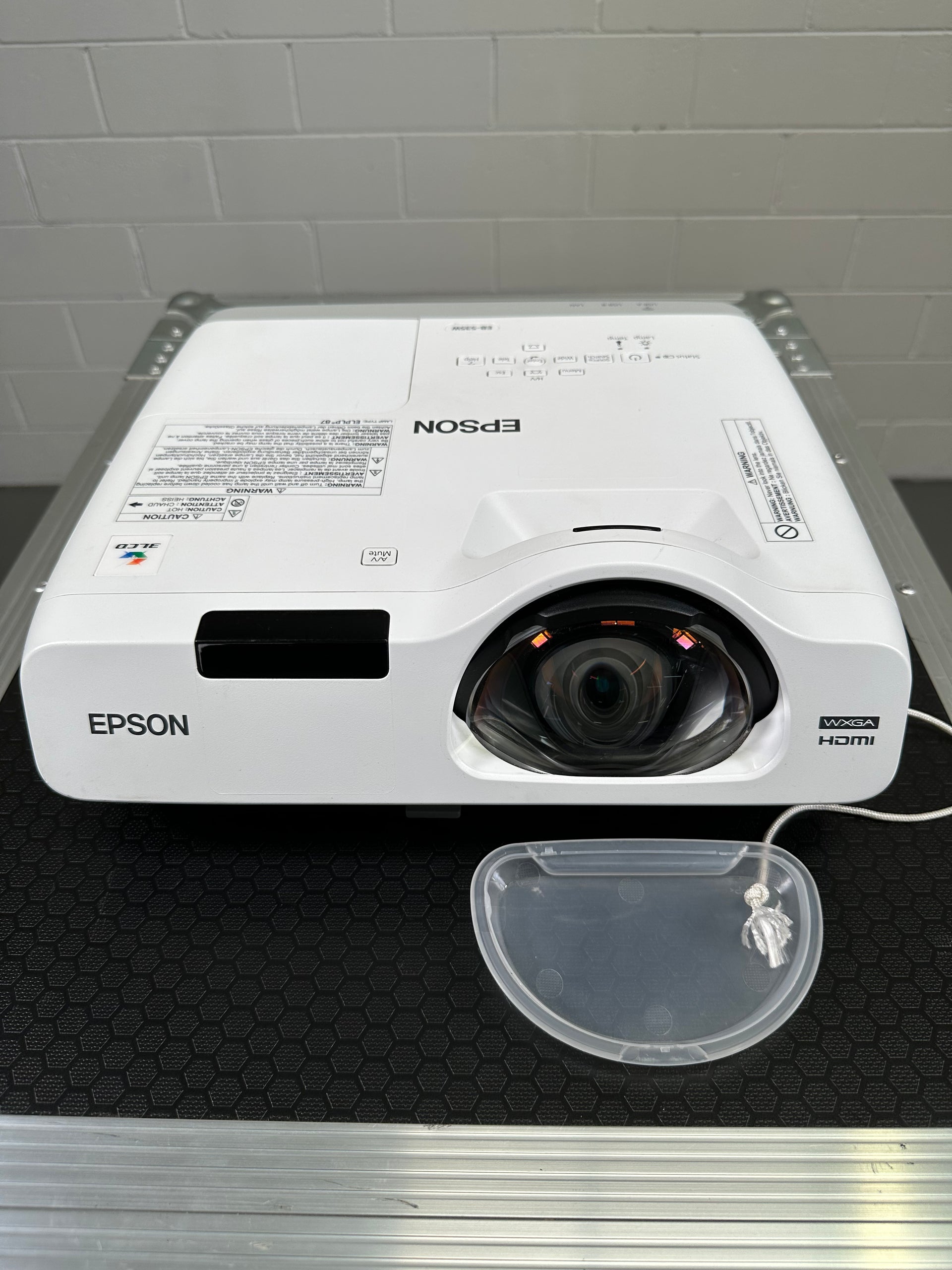 Epson EB-535W Ultra Short Throw 3 Chip LCD 3.4K Projector – AV